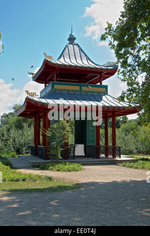 Chinese pagoda in Victoria Park, Mile End, London Stock Photo