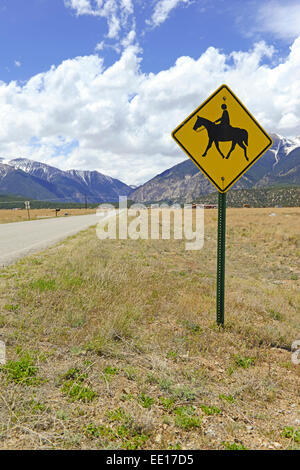 Horseback riding sign in the mountains, American West Stock Photo