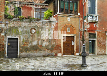 Alte Haeuser im Stadtteil Dosoduro, Venedig, Italien Stock Photo