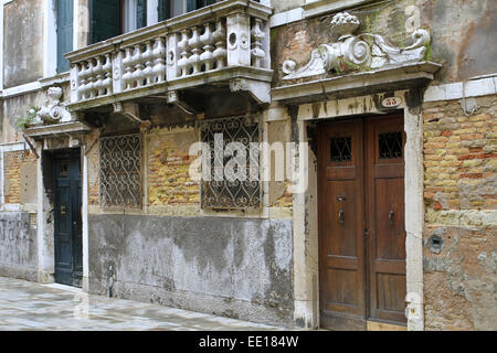 Alte Haeuser im Stadtteil Dosoduro, Venedig, Italien Stock Photo