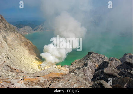 Kawah Ijen volcano (Ijen crater and lake), Banyuwangi, East Java, Indonesia, Southeast Asia, Asia Stock Photo