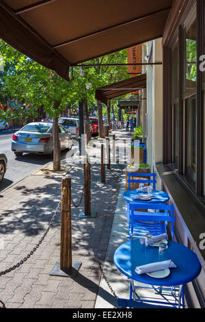 Sidewalk restaurant on Main Street in Saint Helena, Napa Valley, Wine Country, California, USA Stock Photo