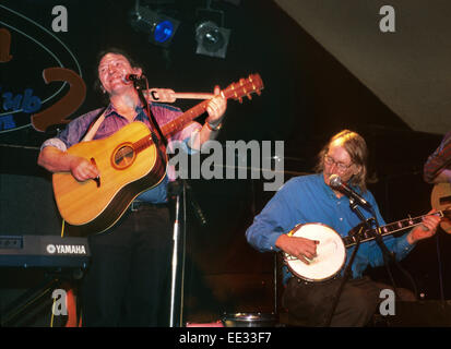 The Incredible String Band in concert at The Robin2, Bilston, Wolverhampton, April 2004. Mike Heron (left) and Clive Palmer. Stock Photo