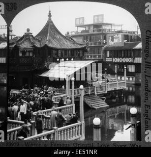 Willow Pattern Tea House, Shanghai, China, circa 1900 Stock Photo