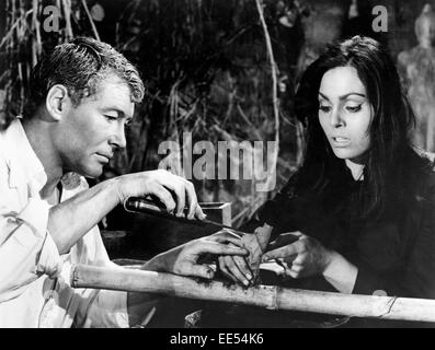 Peter O'Toole, Daliah Lavi, on-set of the Film, 'Lord Jim', 1965 Stock Photo