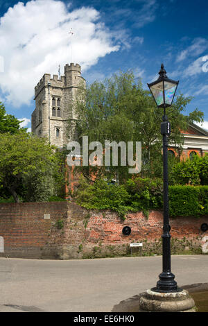 UK, London, Twickenham, Flood Lane, St Mary’s parish church from Riverside Stock Photo