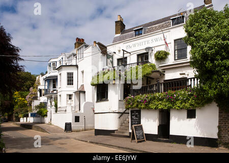 UK, London, Twickenham, Riverside, The White Swan Inn beside River Thames Stock Photo