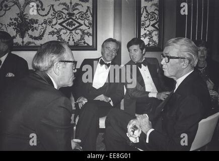 JACK LEMMON with Henry Fonda, Monty Hall and James Stewart.a2671. © Bob V. Noble/Globe Photos/ZUMA Wire/Alamy Live News Stock Photo