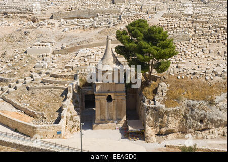 This is the tomb of Avshalom (Absalom), son of king David, on the foot of the  mount of olives in the Kidron valley in Jerusalem Stock Photo
