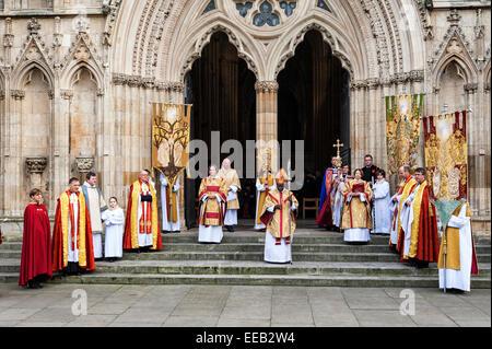 Archbishop John Sentamu leads Christmas day prayers on the steps of York Minster Stock Photo