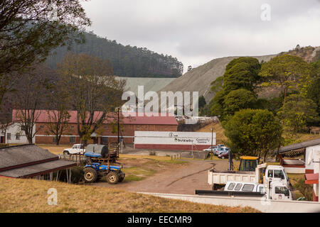 BULEMBU, SWAZILAND, AFRICA - Former asbestos mining town, now largely unoccupied, with mountain of mine tailings. Stock Photo