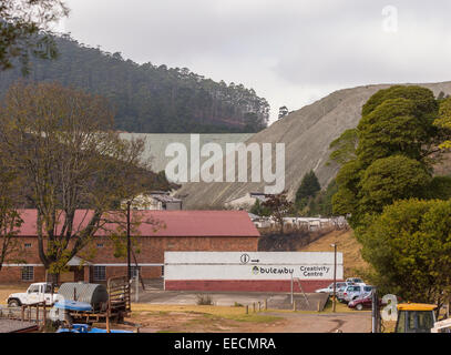 BULEMBU, SWAZILAND, AFRICA - Former asbestos mining town, now largely unoccupied, with mountain of mine tailings. Stock Photo