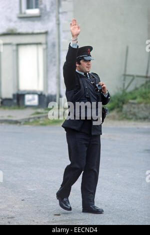 RUC, Royal Ulster Constabulary, patrol briefing in Belfast police ...