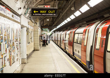 Northern Line Platform - Tottenham Court Road Underground Station ...