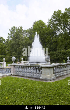 Russland St. Petersburg Peterhof Petrodworez Sommer Palast Palaeste