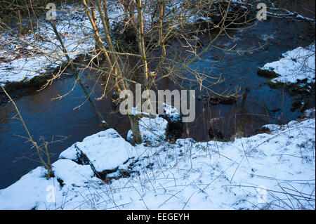 Tredegar, South Wales, UK. 18th January 2015. The first widespread snow in the UK this winter is still lying on the ground on the higher ground in Wales. Photo: Andrew Walmsley/Alamy Live News Stock Photo