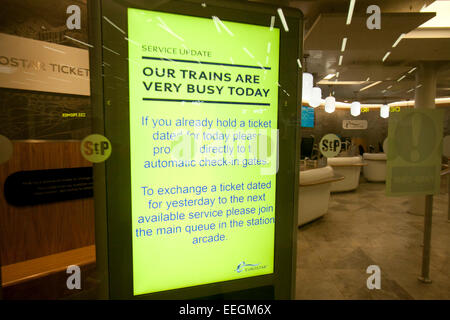 London, UK. 18th Jan, 2015. Passengers face delays at St Pancras international as Eurostar tries to clear the backlog caused by a fire on the Eurotunnel Credit:  amer ghazzal/Alamy Live News Stock Photo
