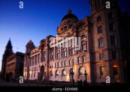 port of liverpool building one of liverpools three graces listed buildings on the liverpool waterfront at pier head merseyside e Stock Photo