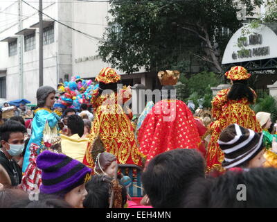 Manila, Philippines. 18th Jan, 2015. Thousands of Roman Catholic devotees flock at Tondo Church bringing their statues of Sto. Nino or Infant Jesus for the annual Feast of the Infant Jesus, where it coincides with the last holy mass of Pope Francis at the Quirino Grandstand. Credit:  Sherbien Dacalanio/Pacific Press/Alamy Live News Stock Photo