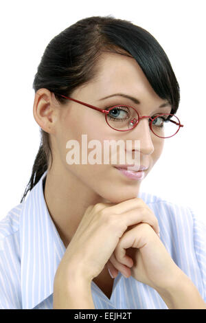 junge dunkelhaarige Frau mit Brille (Modellfreigabe)