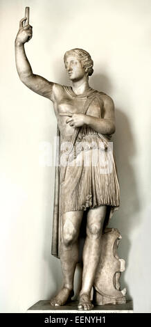 Wounded Amazon type attr. to Kresilas from orig. V century BC, from Villa d' Este. Roman Rome Capitoline Museum Italy Italian Stock Photo