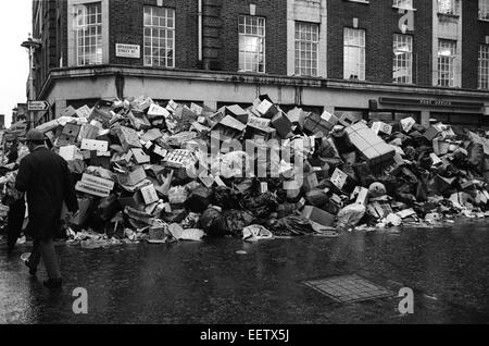 Garbage strike left piles of litter and garbage in Central London Streets during the 1979 Winter of discontent UK Stock Photo