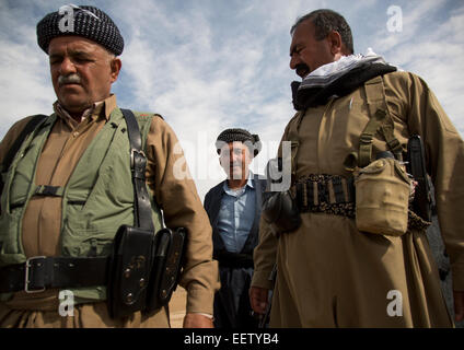 Kurdish Peshmergas On The Frontline, Kirkuk, Kurdistan, Iraq Stock ...