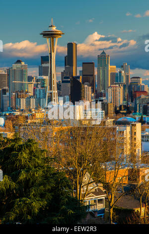 Seattle skyline and space needle vertical Stock Photo - Alamy