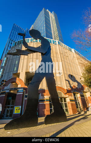 The Hammering Man is a sculpture designed by Jonathan Borofsk and is located in front of the Seattle Art Museum, Seattle, USA Stock Photo