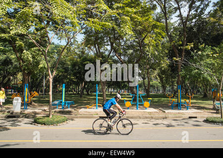 lumphini,park,green,exercise,couple,Bangkok,Thai, Stock Photo