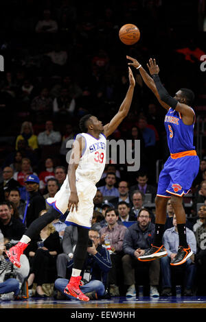 Philadelphia, Pennsylvania, USA. 21st Jan, 2015. New York Knicks guard Tim Hardaway Jr. (5) shoots the ball over Philadelphia 76ers forward Jerami Grant (39) during the NBA game between the New York Knicks and the Philadelphia 76ers at the Wells Fargo Center in Philadelphia, Pennsylvania. © csm/Alamy Live News Credit:  Cal Sport Media/Alamy Live News Stock Photo