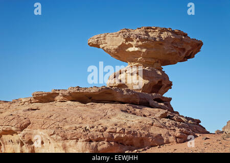 Mushroom-shaped balancing rock, desert, Wadi Rum, Jordan Stock Photo