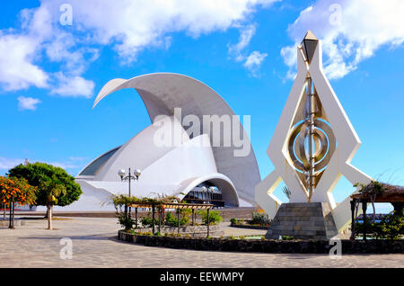 Caesar Manrique's wind sculpture and Santiago Calatrava's Auditorio, Santa Cruz de Tenerife, Tenerife, Canary Islands, Spain Stock Photo