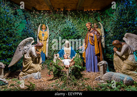 New York, NY - Life sized Christmas Crib outside St Anthony of Padua Catholic Church ©Stacy Walsh Rosenstock/Alamy Stock Photo