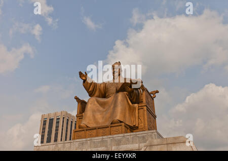 Memorial of Sejong the Great (1397-1450), the fourth king of Joseon on Gwanghwamun Square in Seoul, Korea Stock Photo