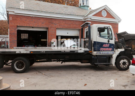 Tow truck - USA Stock Photo - Alamy