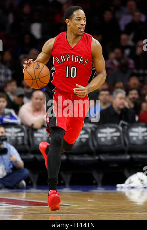 Toronto Raptors guard DeMar DeRozan (10) shoots against Washington ...