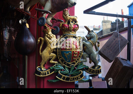 Royal Coat of Arms of the United Kingdom, Honi soit qui mal y pense, Dieu et mon Droit, British Monarchy, Portobello Market Stock Photo