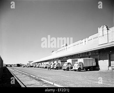 [Truck Loading Docks, Warehouse, Texas & Pacific Railway Company] Stock Photo