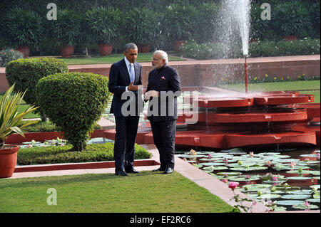 New Delhi. 26th Jan, 2015. U.S. President Barack Obama (L) talks with Indian Prime Minister Narendra Modi in the gardens of the Hyderabad House in New Delhi, India, Jan. 25, 2015. U.S. President Barack Obama on Sunday arrived in India for a three-day visit of this country. Credit:  Xinhua/Alamy Live News