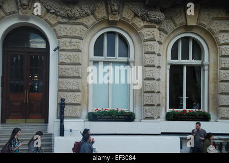 Grosvenor Hotel Buckingham Palace Road London UK with people. Stock Photo