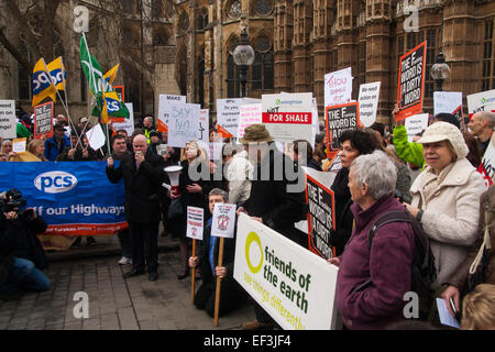 Westminster, London, UK. 26th January, 2015. As parliament is set to vote on fracking laws Credit:  Paul Davey/Alamy Live News Stock Photo