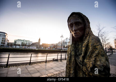 The Famine Memorial and The World Poverty Stone in the Custom House Quayin, Dublin.  Credit: Euan Cherry Stock Photo