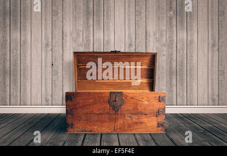 Old wooden chest with open lit Stock Photo - Alamy