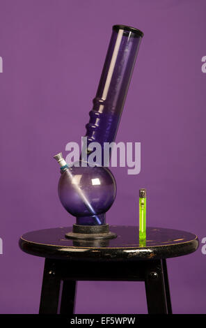 Drug paraphernalia Stock Photo: 71869579 - Alamy