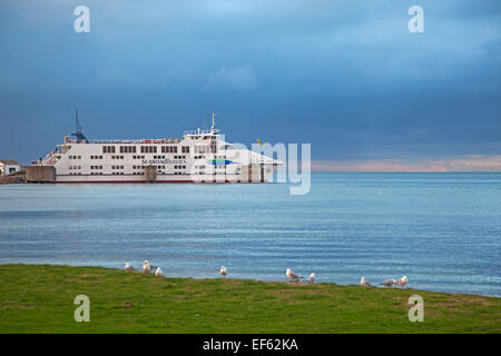 The ferry MV Queenscliff from Searoad Ferries docked at Sorrento in the Port Phillip Bay at sunset, Victoria, Australia Stock Photo