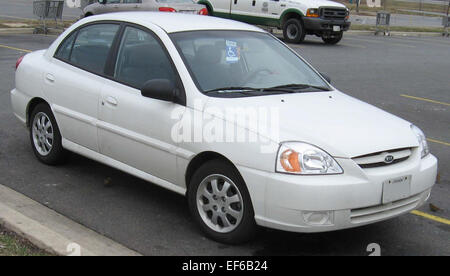 Kia rio car 2005 hi res stock photography and images Alamy