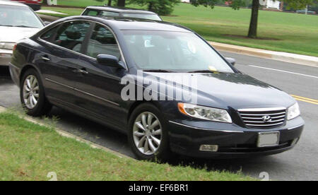 2006 2007 Hyundai Azera Limited Stock Photo