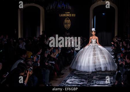 Paris, France. 27th Jan, 2015. A model presents a creation by Laurence Xu during his 2015 Haute Couture Spring-Summer collection fashion show in Paris, France, Jan. 27, 2015. Credit:  Chen Xiaowei/Xinhua/Alamy Live News Stock Photo