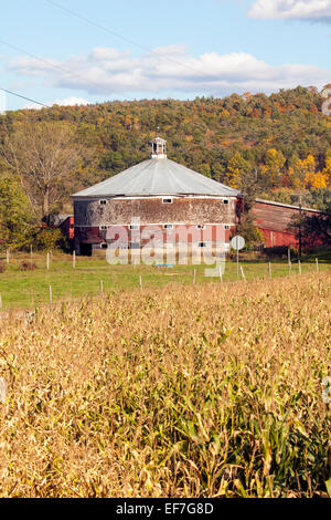 Round dairy farm in Vermont, USA Stock Photo - Alamy